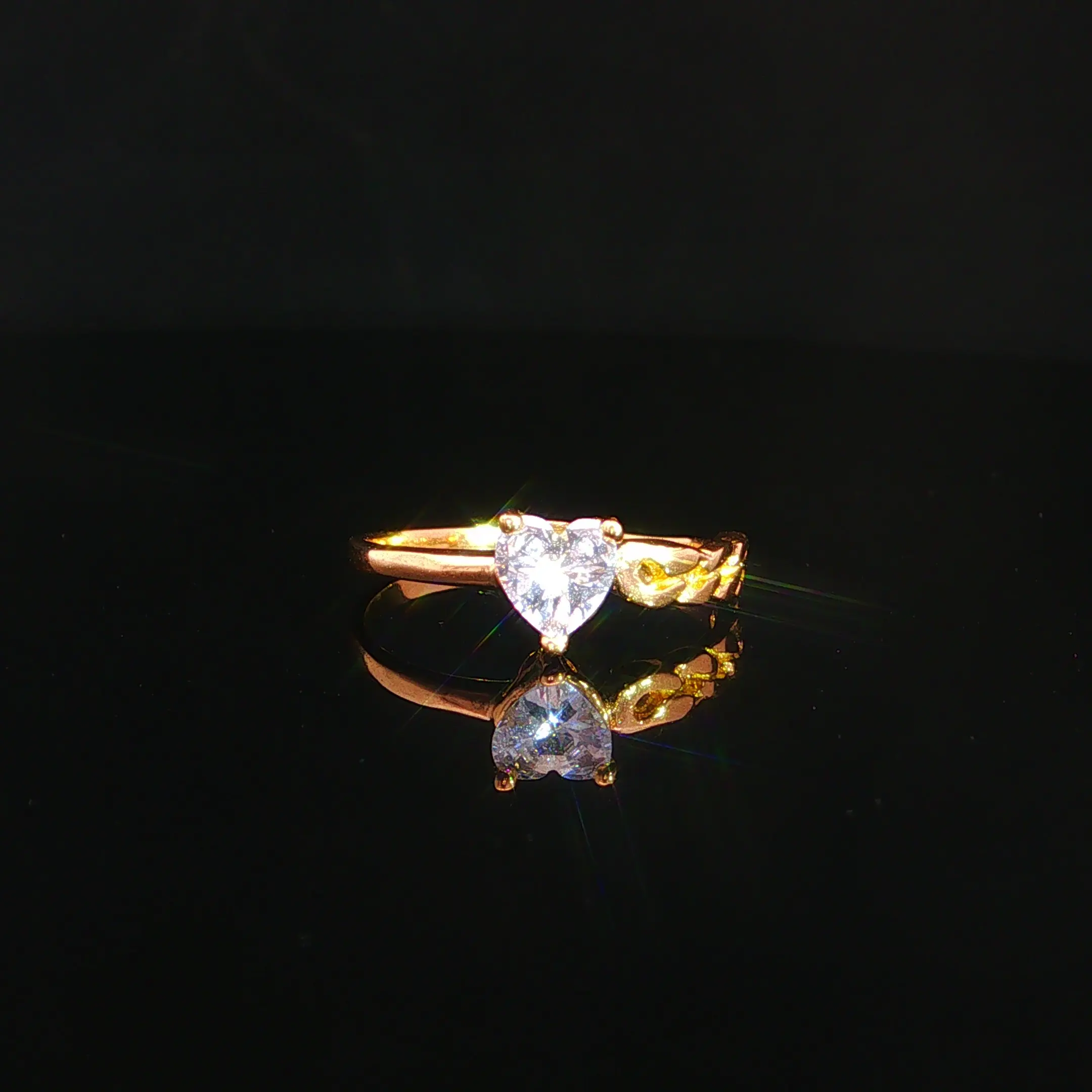 ANILLO SOLITARIO ESLABONES ORO AMARILLO